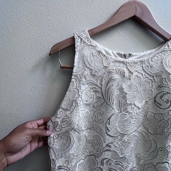 Alexia Admor Women's Lace Mock Neck Sleeveless Gold Cream Sheath Midi Dress S - Picture 3 of 7